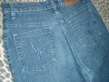 сини дънки с малко бродерия, снимка 2