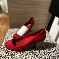 Червени обувки от плат, снимка 4 - Дамски обувки на ток - 44611601