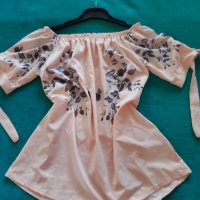 Ефирна лятна блуза с голо рамо и къс ръкав , снимка 1 - Корсети, бюстиета, топове - 41775137