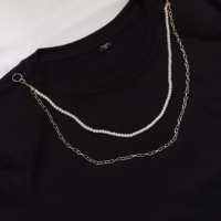 Тениска с двуредово колие от перли и сребрист синджир, снимка 2 - Тениски - 36152930