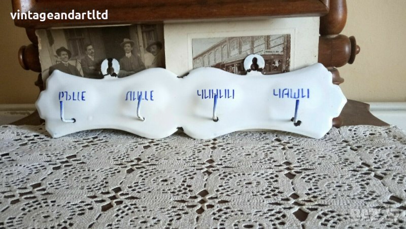 Колекционерска закачалка, окачалка, емайлирана, 30те години, снимка 1