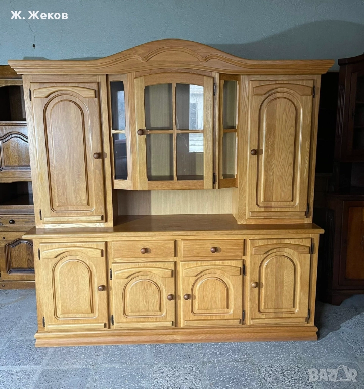Масивен бюфет, снимка 1