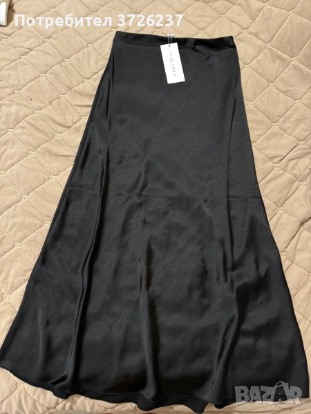 Атласна пола AMISU. Размери 42, 44. , снимка 1