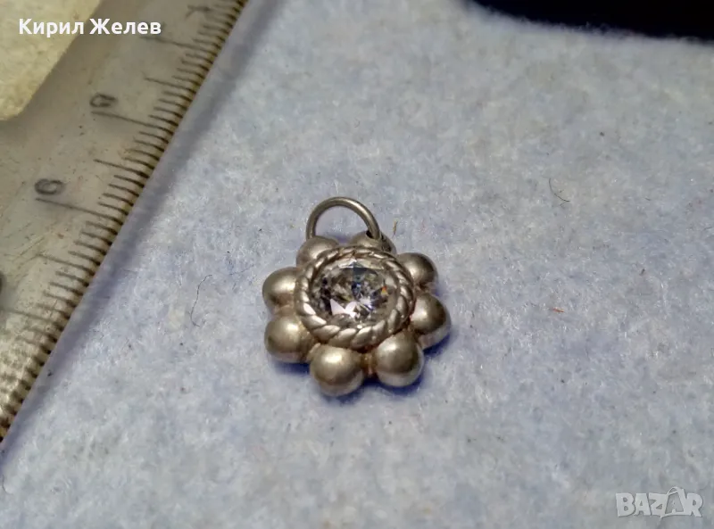 СТАР СКЪПОЦЕНЕН СРЕБЪРЕН ПЕНДАНТ МЕДАЛЬОНЧЕ СРЕБРО ВИСОКА ПРОБА с ЮВЕЛИРНО ФАСЕТИРАН ЦИРКОН 25905, снимка 1