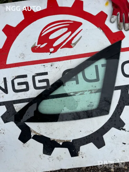 странично задно дясно малко стъкло за Форд Фокус 1, Ford Focus Mk1, снимка 1