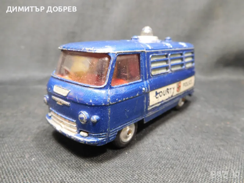 СТАРА РЕТРО МЕТАЛНА КОЛИЧКА COMMER POLICE VAN CORGI TOYS, снимка 1