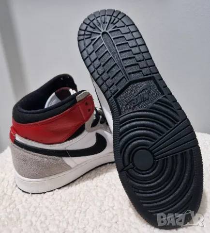 Nike Air Jordan 1 Retro High OG Smoke Gray White, 40 номер, без забележки!, снимка 6 - Маратонки - 50271170