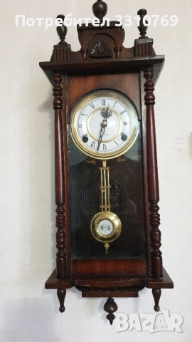 Красив английски антикварен стенен часовник. 