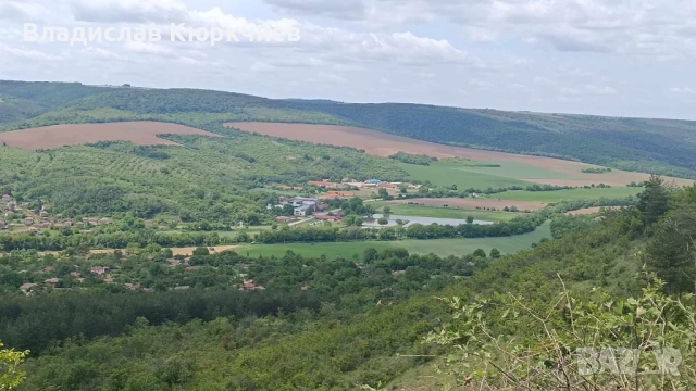 Продавам 2 къщи в село  Костанденец 