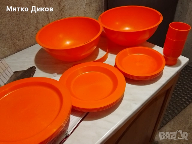 Комплект чинии чаши в калъф за почивка