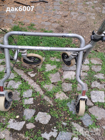Ролатор, снимка 3 - Ролатори - 44710131