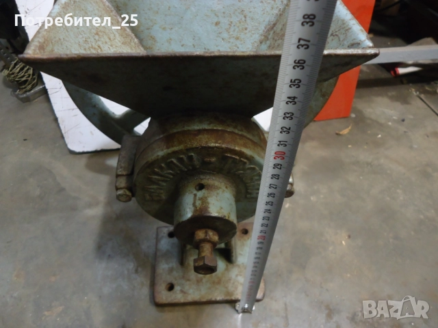 Стара мелачка за зърно, снимка 4 - Други ценни предмети - 52437620