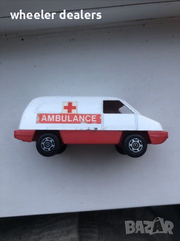 Метална количка Corgi AMBULANCE R511 в мащаб 1:55, снимка 6 - Колекции - 39835816