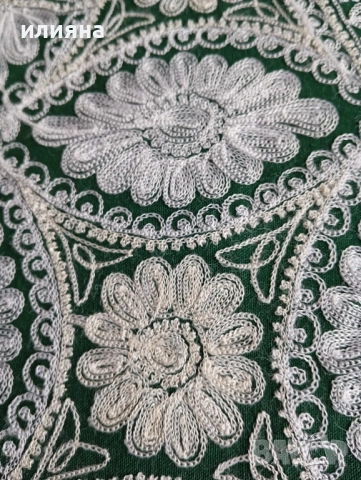 Покривка с бродерия , снимка 2 - Покривки за маси - 52659695