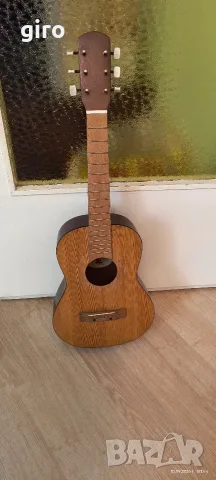 Рядък винтидж находка: 3/4 китара „Пълдин“ (Puldin) – Чисто нова / NOS (New Old Stock), масив смърч, снимка 2 - Китари - 56018976