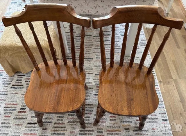 Продавам дървен стол - 2 броя