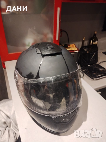 Мото каска черен мат размерXL61, с вградени слънчеви очила освен предпазна слюда.Делта спорт, снимка 3 - Аксесоари и консумативи - 53238719