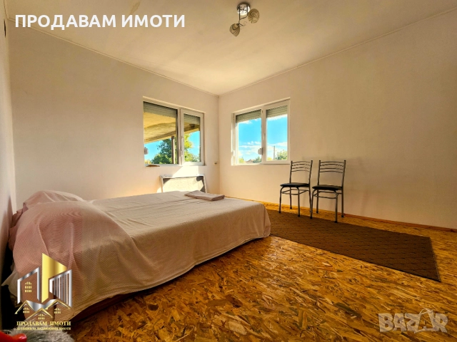 Продавам къща с два парцела, снимка 8 - Къщи - 51895155