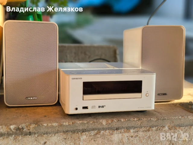 ONKYO CR-255 Hi Fi CD Receiver с IPOD Docking Station, снимка 1