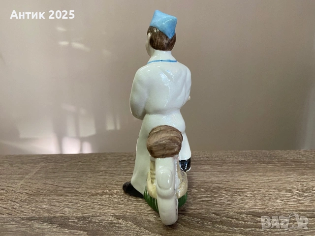 Винтидж порцеланова статуетка „Мотоциклетист“, Коростенски порцеланов завод, СССР, снимка 4 - Антикварни и старинни предмети - 53235678