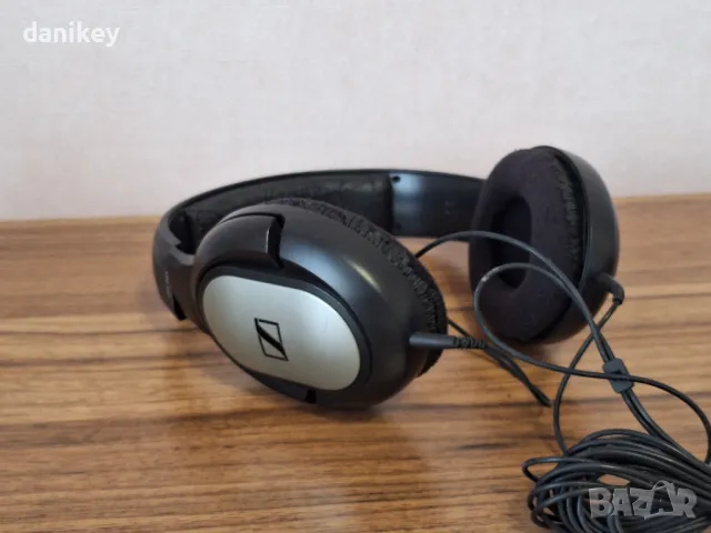 Слушалки Sennheiser HD201  			