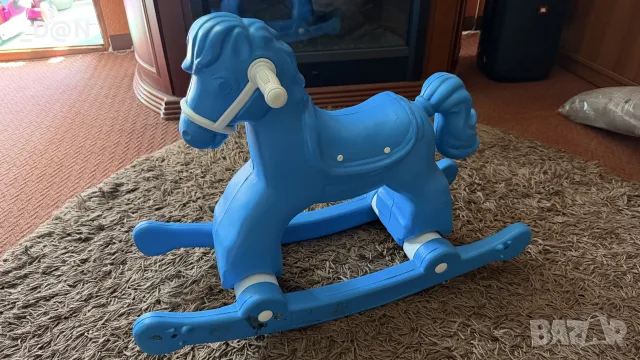 Люлеещо детско конче 