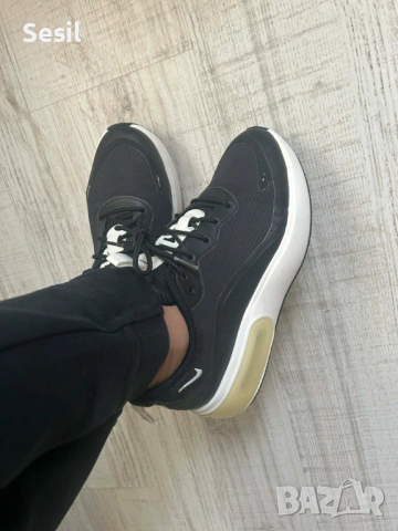 Оригинални маратонки Найк, снимка 2 - Маратонки - 53686104