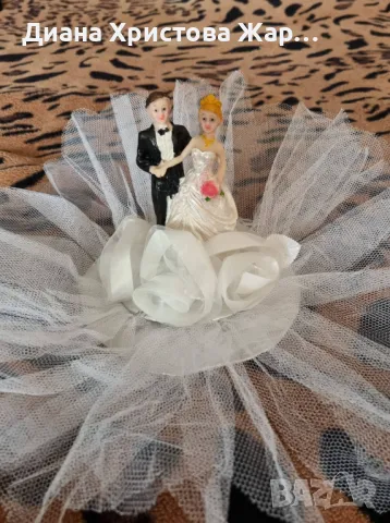 СВАТБЕНА УКРАСА ЗА КОЛА С МЛАДОЖЕНЦИ, снимка 2 - Декорация - 49475014