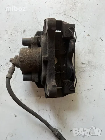 Спирачен апарат преден Фолксваген Пасат VW Passat b7, снимка 5 - Части - 56204637