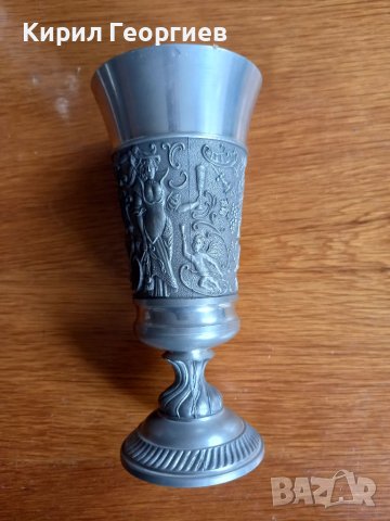 Голяма релефна цинкова чаша на столче. , снимка 2 - Чаши - 40310894
