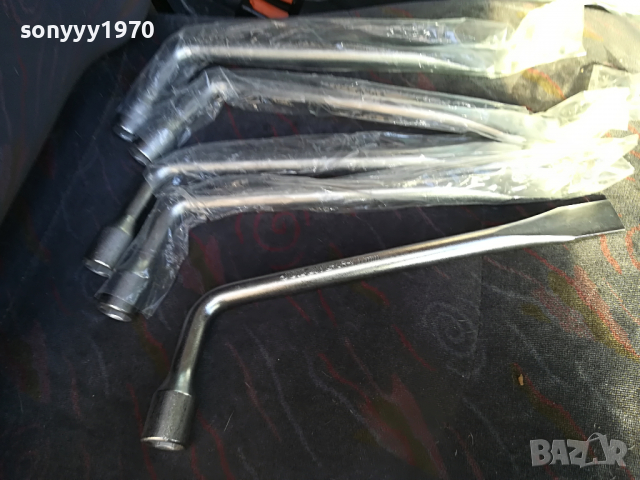 КЛЮЧ 17 ЗА ГУМИ 0704221747, снимка 12 - Аксесоари и консумативи - 36380024