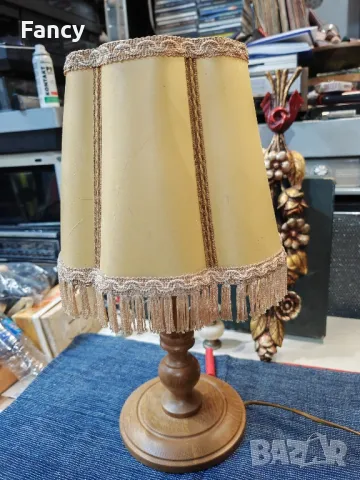 Страхотна дървена настолна лампа, снимка 2 - Настолни лампи - 49225696