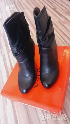 Продавам - Дамски черни боти с ток - 35 номер, снимка 4 - Дамски боти - 48082768