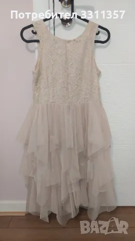 Празнична рокля H&M - 12 год. (152 см.), снимка 2 - Детски рокли и поли - 48821722