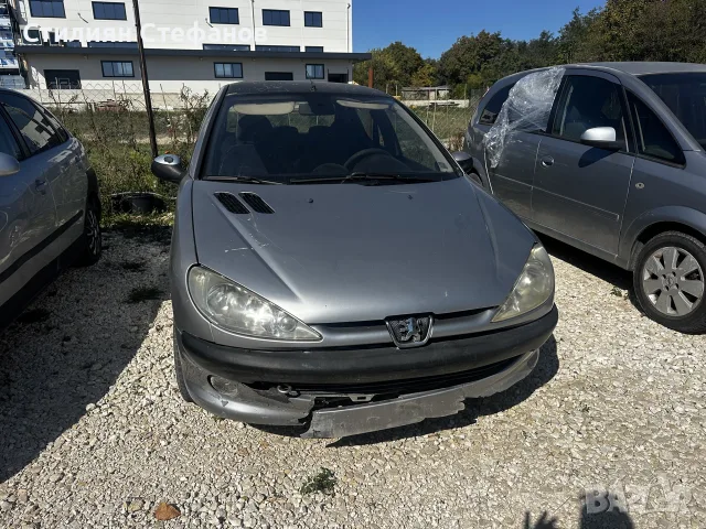 Peugeot 206

1.4 бензин 88 к.с, 2004г, снимка 3 - Части - 56337876