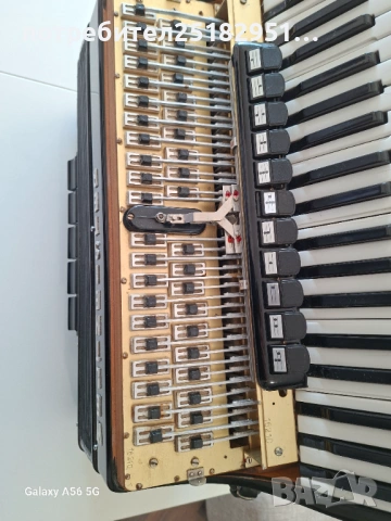 Акордеон Weltmaister S4, снимка 4 - Акордеони - 53835286