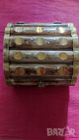 Голяма кутия за бижута от кост и месинг. , снимка 4 - Колекции - 38798851