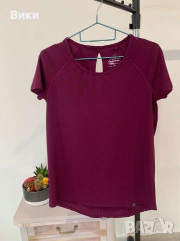 Дамска тениска в размер XS