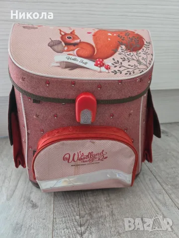 Продавам ученическа раница Ars Una Woodland Compact