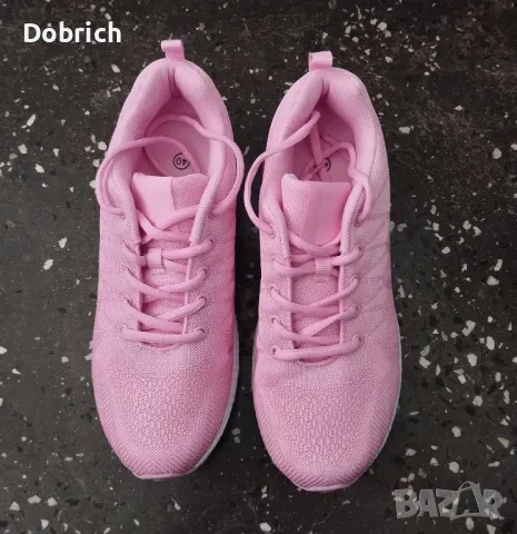 Чисто нови дамски маратонки 
