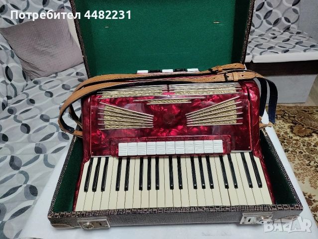 Продавам Немски акордеон Баркароле Проминенз2 4гласа с куфар , снимка 10 - Акордеони - 53040088