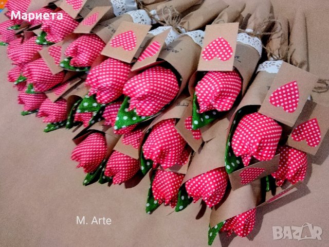 Червени лалета Ръчна Изработка Текстилни Лалета Декорация  Ръчно Изработени Цветя за 8 Март, снимка 4 - Декорация за дома - 37733607