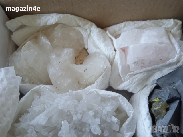 Sale, Кутия с минерали от България,естествени кристали и камъни, за колекционери геолози любители, , снимка 4 - Колекции - 51854584