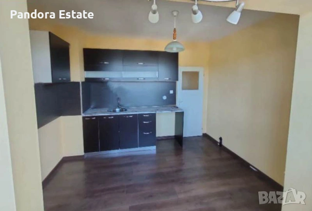 Продава тристаен апартамент в кв. Люлин 7