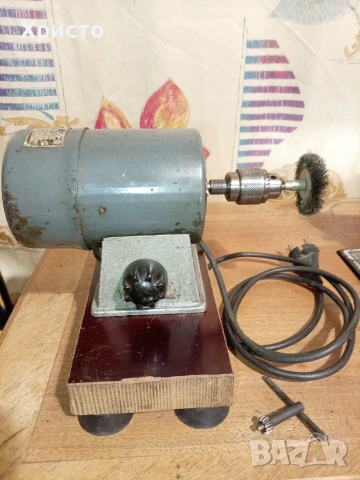 Стара часовникарска машинка. 