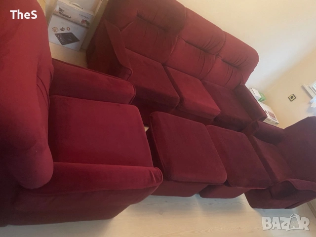 Холна гарнитура от велур. Червена, запазена, без забележки. , снимка 2 - Маси - 53205883