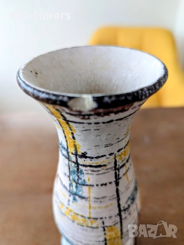 Заглавие: Винтидж ваза Bay Keramik (West Germany) – Модел 305/18, снимка 3 - Вази - 53296188