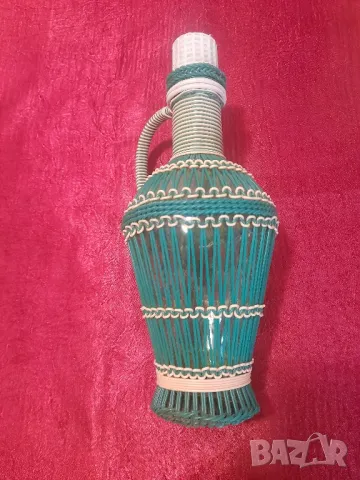 Ретро плетена бутилка 