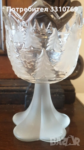 Прекрасна френска стъклена ваза с релефна декорация на Rene Lalique., снимка 2 - Декорация за дома - 53830653