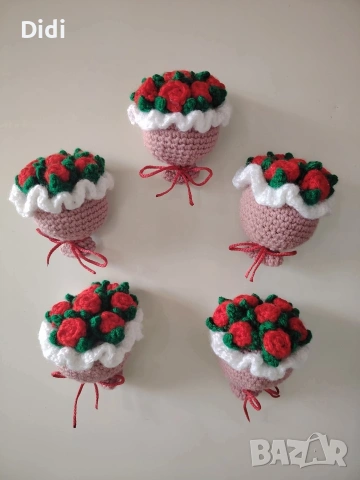 Ръчно плетени цветя с магнитче или като висулка за ключодържател , снимка 2 - Декорация за дома - 53066447